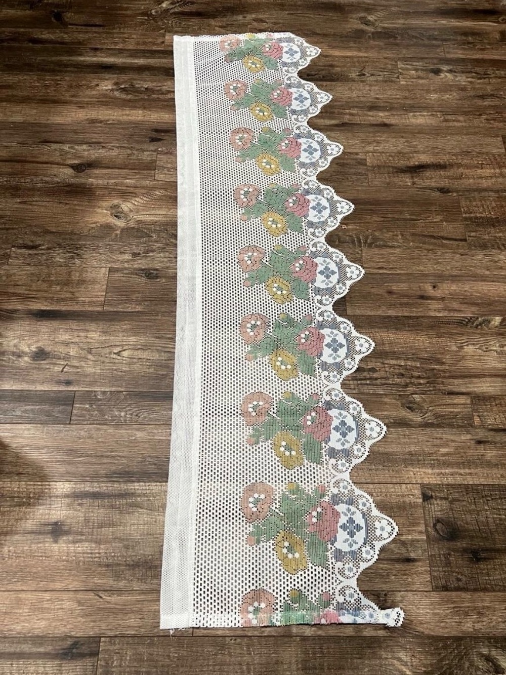 Vintage Floral Lace Curtain Valance in White